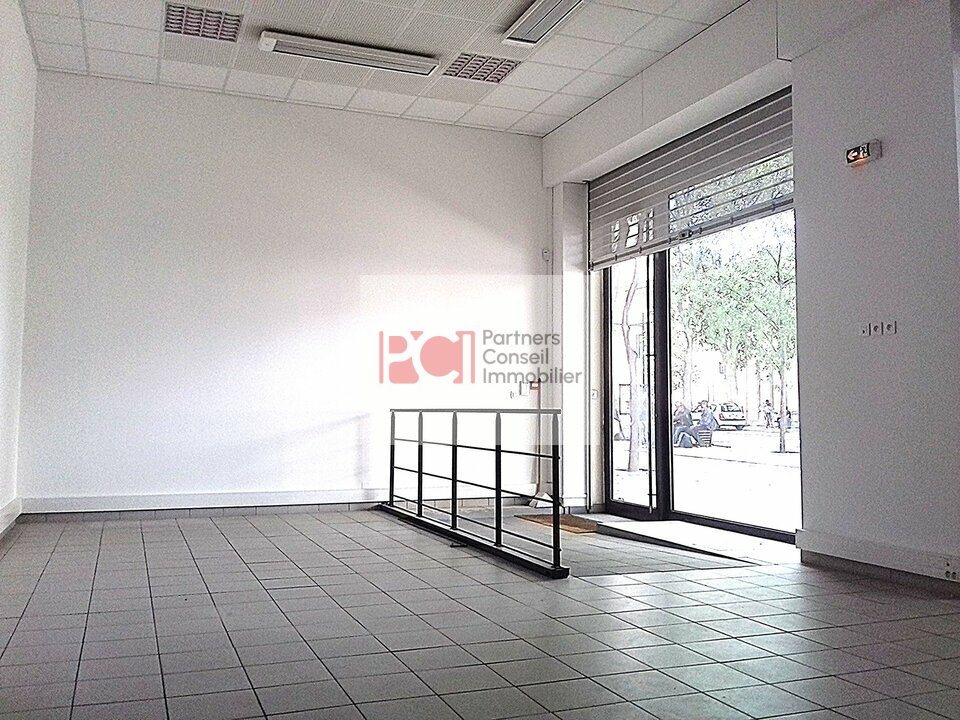 LOCAL COMMERCIAL à LOUER