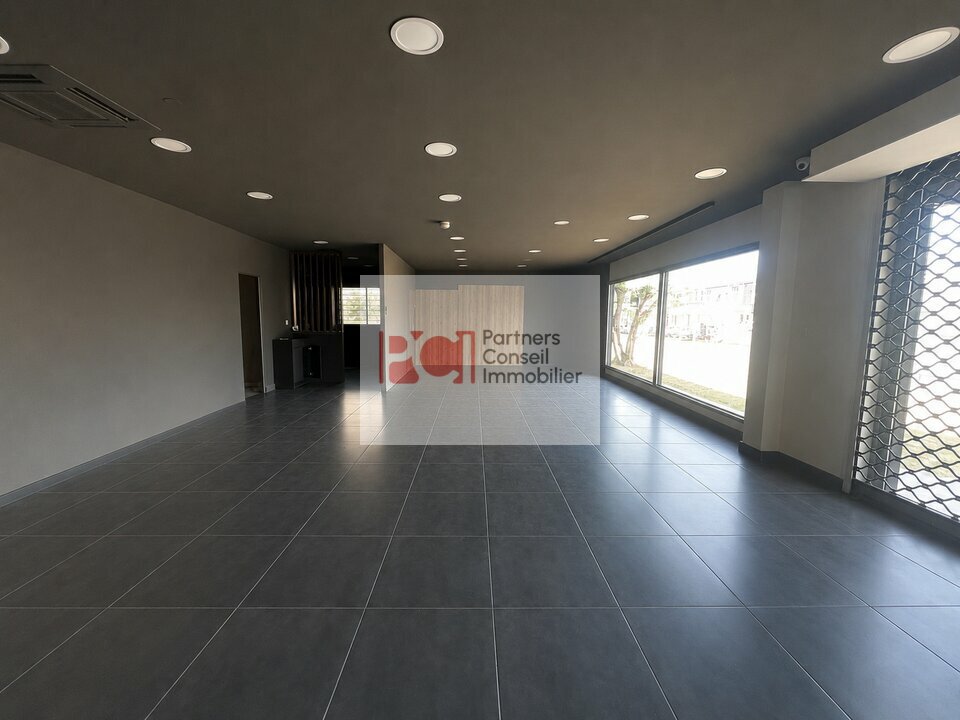 LOCAL COMMERCIAL à LOUER