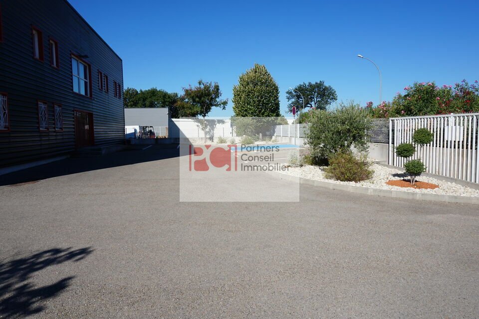 LOCAL D&rsquo;ACTIVITE à LOUER