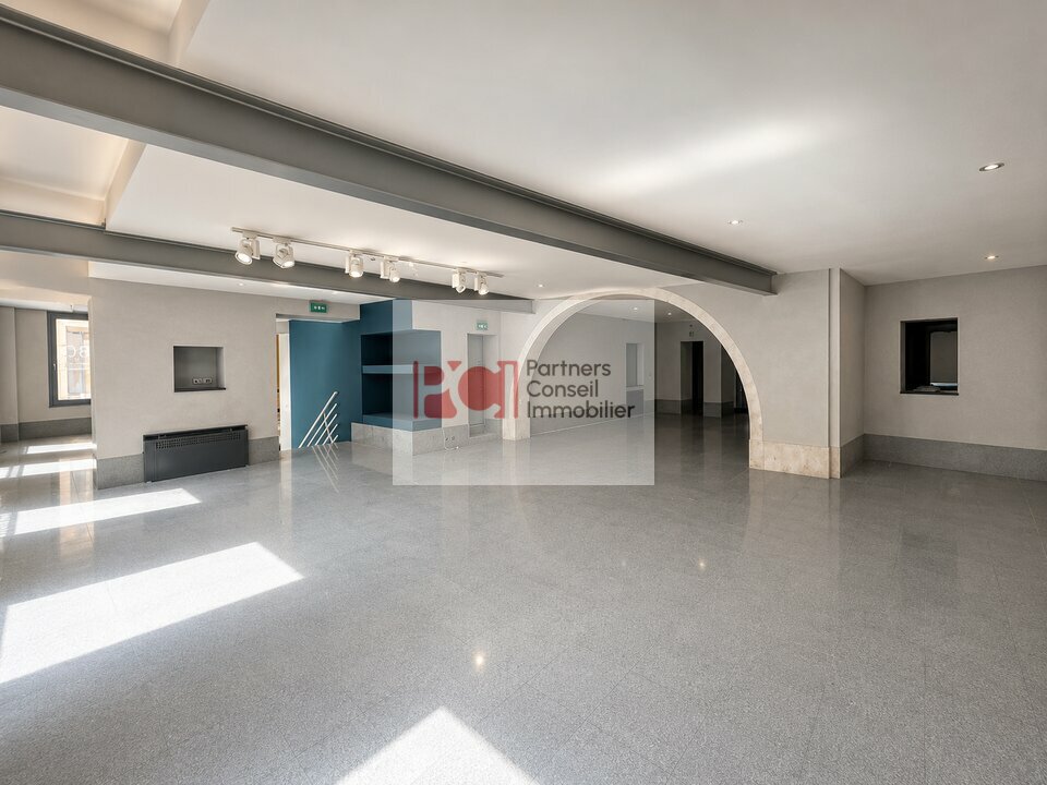LOCAL COMMERCIAL à LOUER