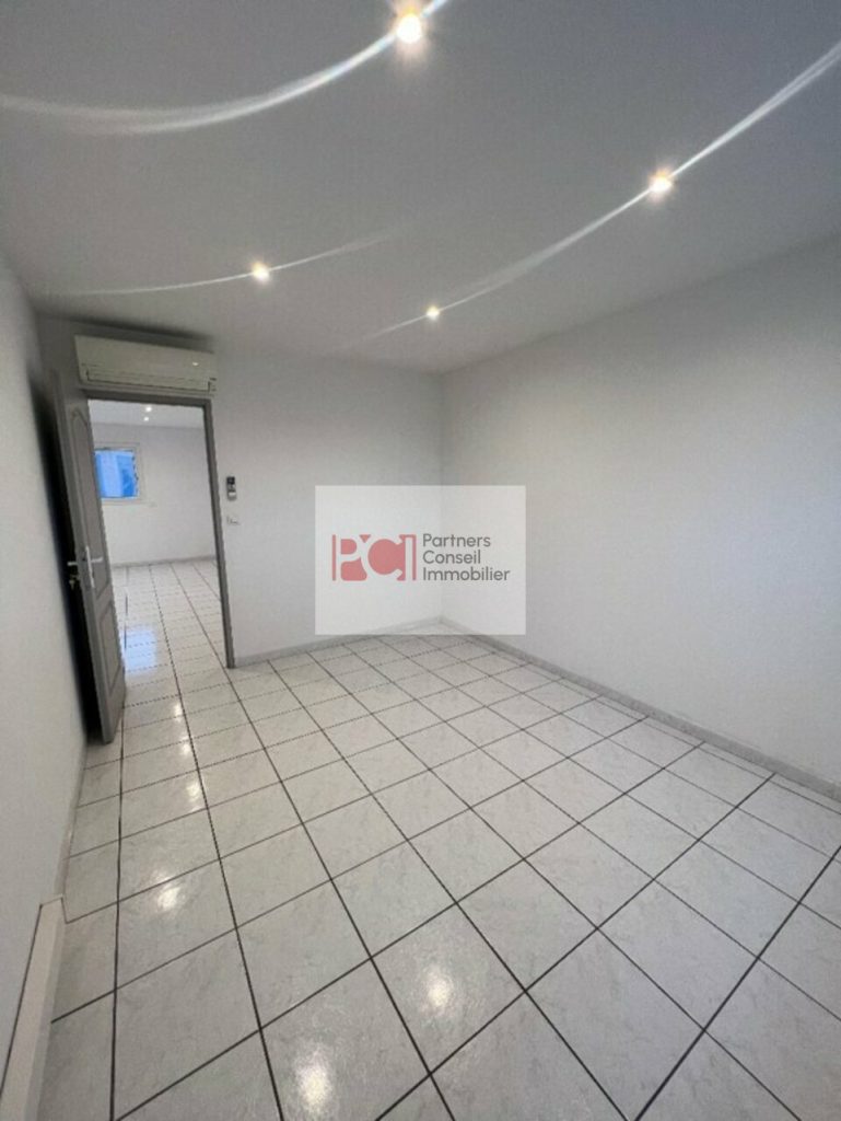 BUREAUX à LOUER